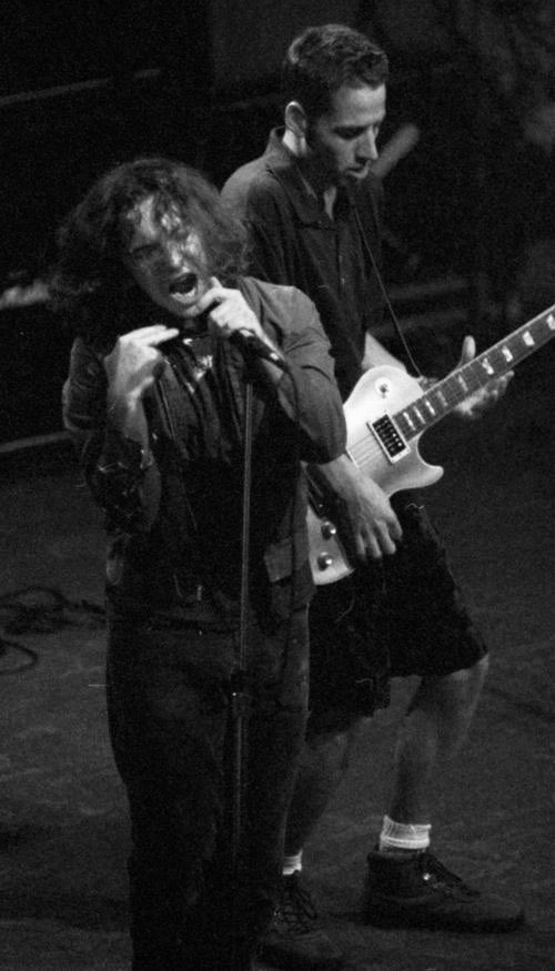 JeffAmentsArmy's tweet photo. #VsWeek #heavyosity
"We got our heavyosity out on that record."
#StoneGossard on @PearlJam’s Vs. https://t.co/sif8OBHZaO
