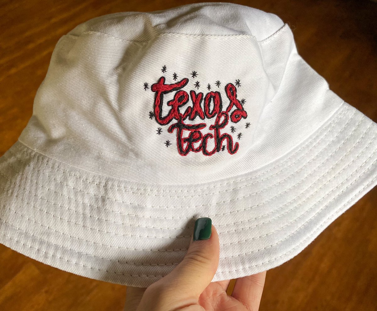 astitchingwitch's tweet photo. I honestly had SO much fun with this hand embroidered custom 🥺 https://t.co/9nI4y1FnVL