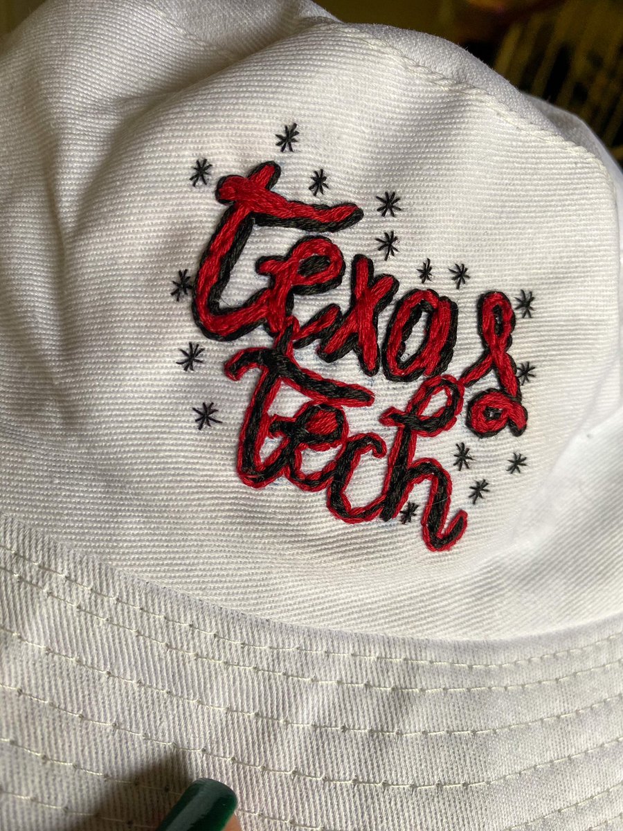 astitchingwitch's tweet photo. I honestly had SO much fun with this hand embroidered custom 🥺 https://t.co/9nI4y1FnVL