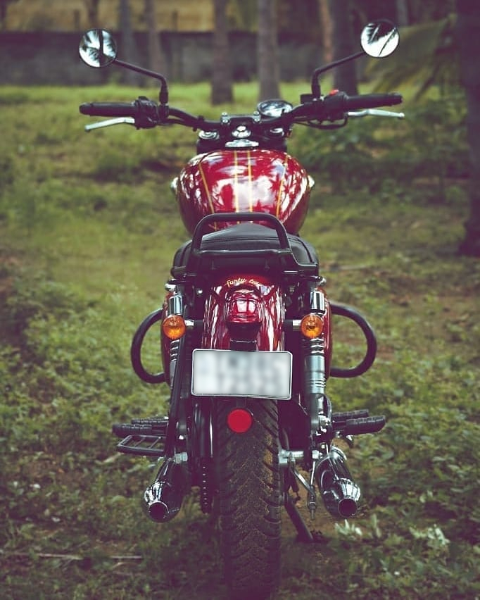 jawamotorcycles's tweet photo. Dreamy handling, smooth acceleration, looks that make it stand apart from the rest. Jawa forty two
Caught in a moment by Akhil Guru (Instagram handle: @_akhil_guru_)
#Jawamotorcycles #JawaFortyTwo #Jawafortytwocometred #jawariders #capturethemoment #innature #red #cometred https://t.co/rGHesF39Z0