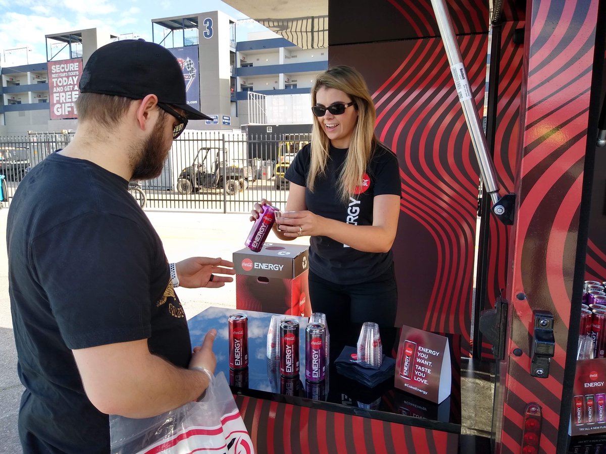 limemedia's tweet photo. #flashbackfriday to this Coke Energy Cube! Look how this cube can transform into something so magical and fun! Check out that 3D design vs the real deal...way to go #limemediateam! #limemediagroup #limemedia #coke #cokeenergy #experientialmarketing #dropcube @cocacola https://t.co/kBBQc5gmgs