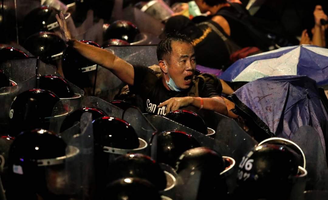t_pulto's tweet photo. ขอบคุณคนที่อยู่ตรงนั้นจริง ๆ นับถือใจมากๆ 
#restoredemocracyinThailand  
#violationofhumanrights 
#whatishappeninginthailand https://t.co/Ybi1BpOphY