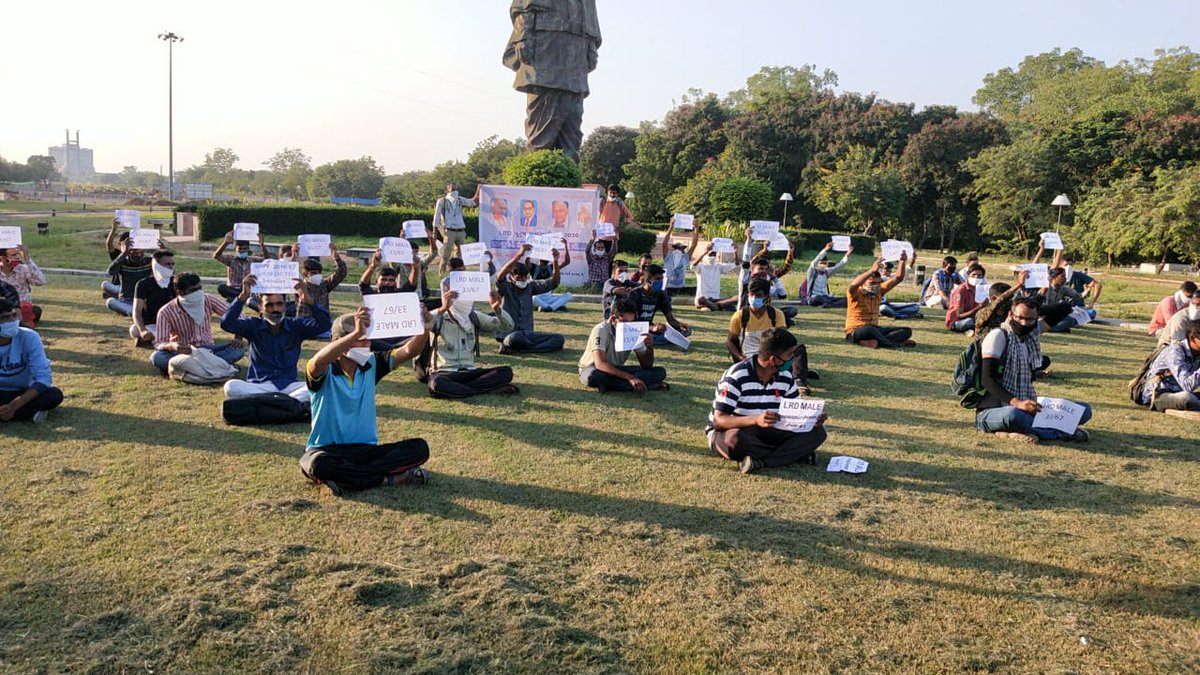 dineshbambhania's tweet photo. #LRD #SRPF ના પુરુષ ઉમેદવારો 33/67 મુજબ ન્યાય જોઈએ જ હવે બાકી કોઈવાત નહિ ગુજરાતમાં LRD પુરુષો ન્યાય અપાવવા માટેની આ યાત્રામાં દરેક વિદ્યાર્થી જોડાઈને પોતાના રોજગારની પણ માંગણી કરશે.રોજગાર યાત્રા નીકળશે ટૂંક સમયમાં LRD,SRPFની સવારી આવે છે.
#શિક્ષિત_યુવા_બેરોજગાર_સમિટી
#સત્યમેવજયતે https://t.co/JOnFDeeL03