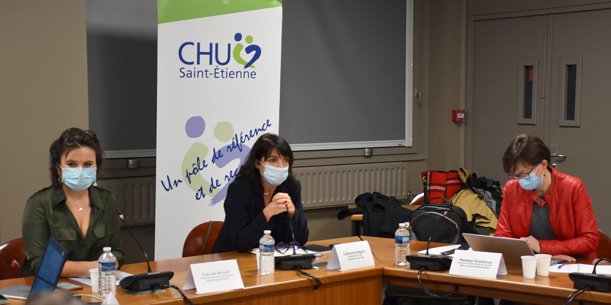 ChuSaintEtienne's tweet photo. [Alerte maximale #COVID19]
Point sur la situation sanitaire dans la Loire : @Prefecture42, @saint_etienne_ &amp; les équipes du @ChuSaintEtienne #gestesbarrieres 😷 https://t.co/Gcd5oeVMPM