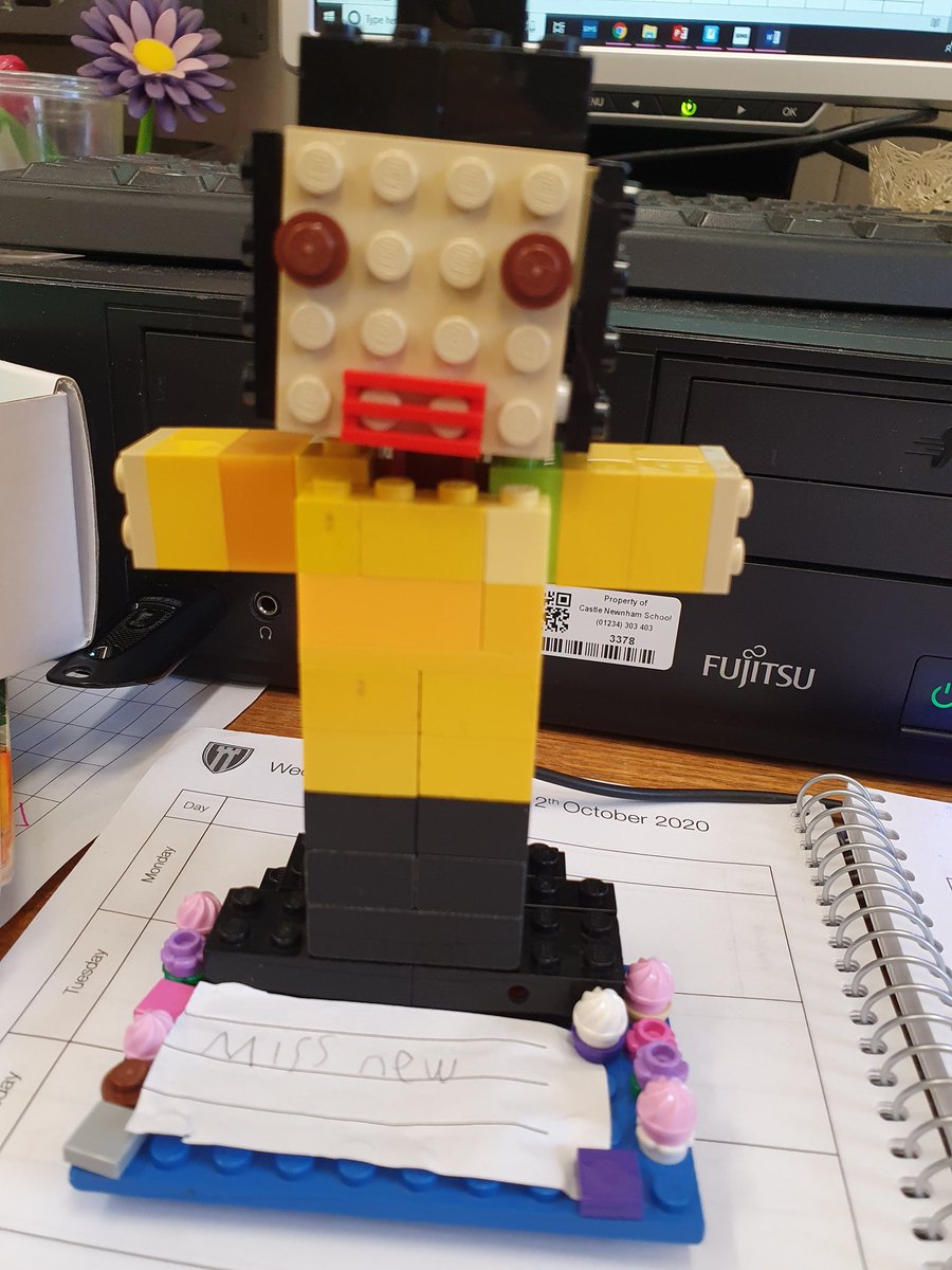 All week a lovely member of 2Badgers class has been creating a Lego model of me at home. Today they brought it in to see what I thought...I loved it! 😍