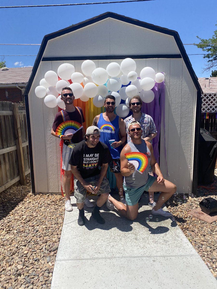 ColtenPelton's tweet photo. #ProudParent #giveaway @Oreo Our colors are always flying here in Colorado! ❤️🧡💛💚💙💜 https://t.co/Vu5bbUW0hB