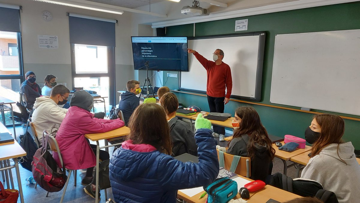 paufolchsax's tweet image. Avui ha vingut Pep Turró @codificat, pare de la Clara i el Pau de 4t de l'@INS_Pla_Marcell , i hem aprés unes quantes curiositats sobre Noam Chomsky, Alan Turing, Ada Lovelace i d'altres persones que han fet aportacions al món de la Informàtica. Gràcies de nou Pep! #CodeWeek2020