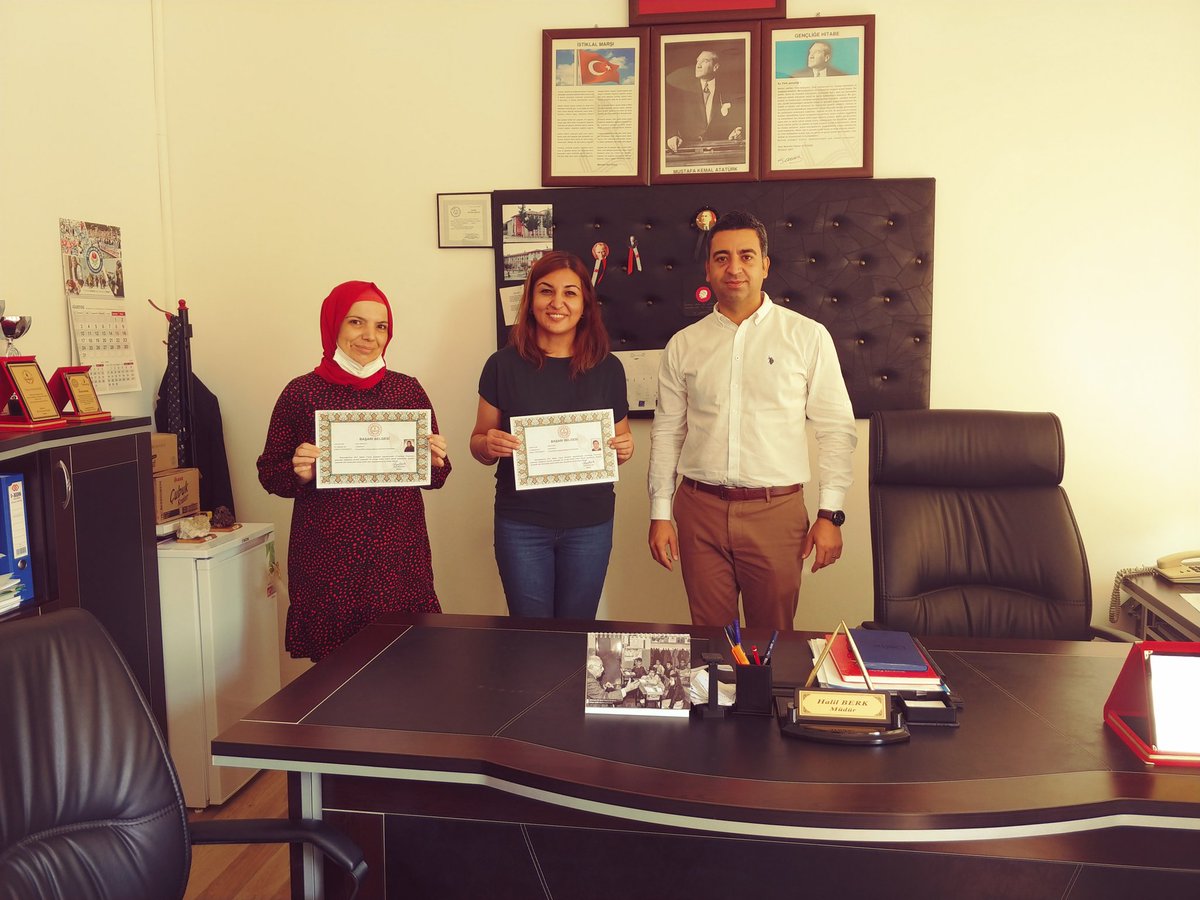 gazipasa_'s tweet photo. MEB'in düzenlemiş olduğu 10. eTwinning Ulusal Konferansı'na davet edilen ve bakanımız sayın Ziya SELÇUK tarafından Başarı Belgesi ile ödüllendirilen öğretmenlerimiz Sibel Serin ve Sevil Akbulut'u tebrik ederiz.
@ziyaselcuk @AdemKoca46 @BaykalBasdemir @SilifkeArGe @bircankeles https://t.co/lS8NCRyNY0