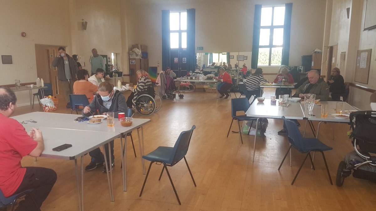 TownstalC's tweet photo. Another great #hubatthehall session today. @southhamscab helped 5 people through the video booth and @WeAreLiveWest were able to help 1 person too. Huge thanks to @Foodincommun , @C2exeter , @ChestDartmouth for enabling all 33 people who came along to leave with a smile! https://t.co/E08Qzj0iXb