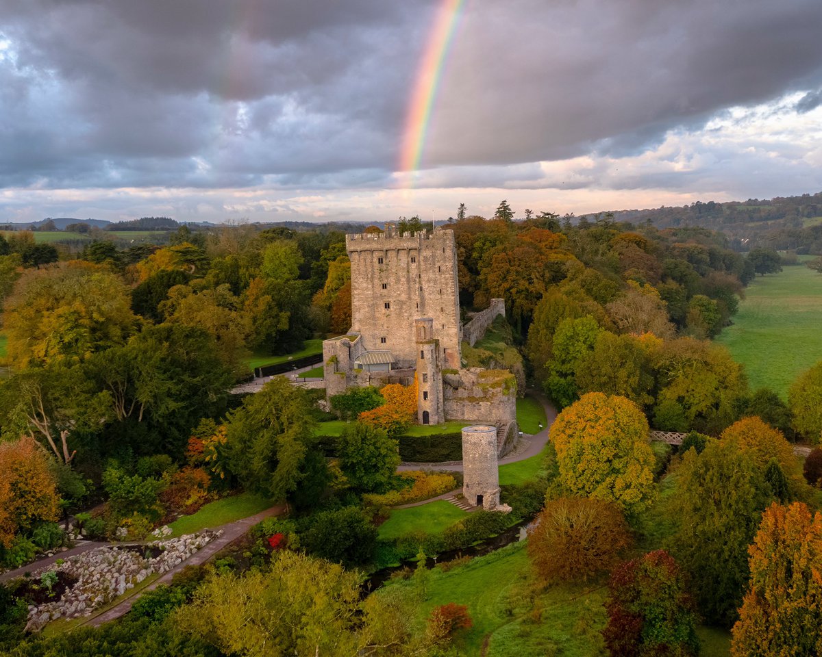 Somewhere over the rainbow.... have a great weekend and hope to see you in the gardens very soon!
#rainbow #purecorkwelcomes #makeabreakforit #cork #ireland #blarney #castles #walks #weekend #like #pictureoftheday #picoftheday #photography #autumn https://t.co/PusVPTSnbF