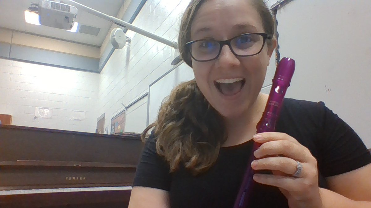 PHES_MusicRocks's tweet photo. 3rd graders volunteering to solo on their recorder, 5th graders sharing their musical autobiographies, and 5th graders singing in virtual chorus class! What a wonderful Friday morning!!! #PHESpride #AACPSAwesome #eLearning #MusicMatters #MusicalLearners #Friday https://t.co/4ZzkNVOCns
