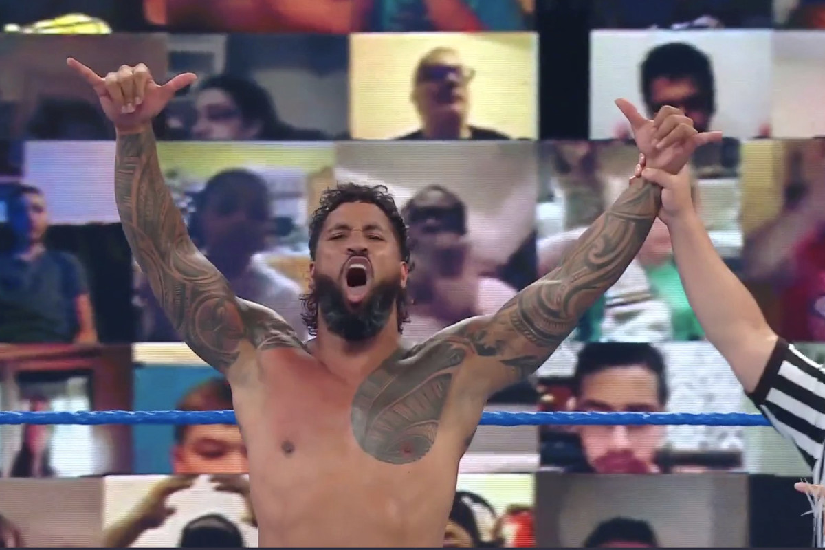 WWEBurner's tweet photo. Tonight on #SmackDown, After Roman Reigns will defeat Braun Strowman, Jey Uso will attack him, and will Superman Punch Roman of his own. The show will end Jey standing tall with the title. https://t.co/mZGCBa0yZ6