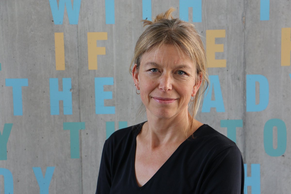 Kantonsärztin Christiane Meier:
«Die Situation ist ernst. Wir alle sind gefragt, die Schutzmassnahmen strikt einzuhalten. Abstand halten, Maske tragen, Kontakte beschränken, auf Hygiene achten, bei Symptomen umgehend testen lassen. Das ist im Interesse von uns allen! Vielen Dank»