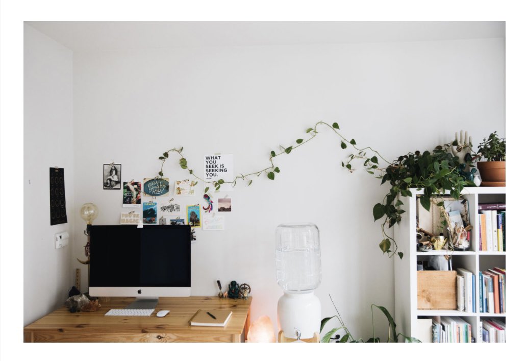 MVMidAtlantic's tweet image. WFH but make it tranquil with a splash of wellness 🖥 🌿💧

📸 by one of our favorites @mojalvobserves #mountainvalleyspringwater #mtnvalleymidatlantic #sustainable #glass #DMV #homedelivery #wfh