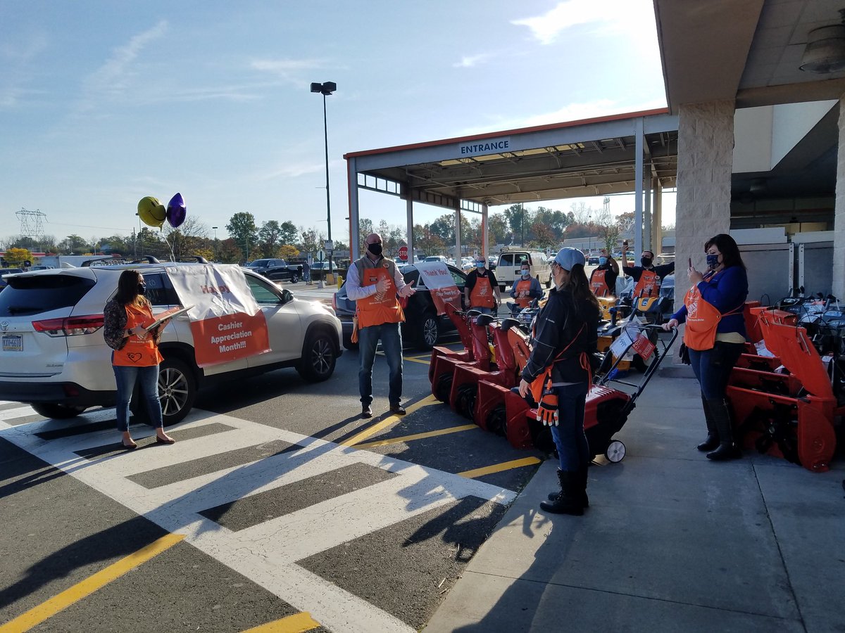 #4164CashierOfTheYear🎉🎉🎉Our District Team and @JackieGiusti Celebrating with Karen our Cashier of the Year! Congratulations Karen!Thank you for all you do! <a href="/Shane_Price2/">Shane Price</a> @mcrysta28 <a href="/lauren_s_angelo/">Lauren Angelo</a> <a href="/Kimmerbassler/">Kimberly Bassler</a>