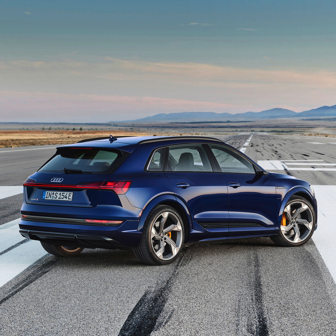 Rs etron gt. E tron s. Audi s1 e-tron. Audi e-tron s powertrain. Audi e-tron sportback белый.