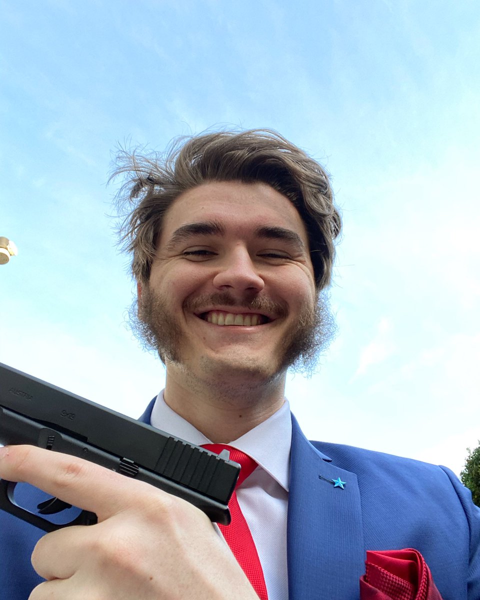 jschlatt's tweet photo. even as the president i keep that thang on me https://t.co/j9vEo2yBCi