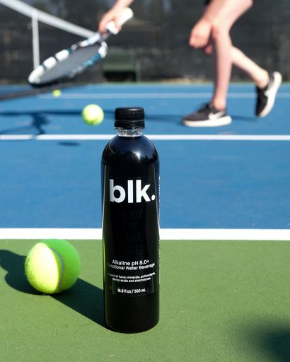 🎾#SportsDay 🎾 The POWER of a sports drink. The PURITY of water 💦 #blkwater gives you energy and optimal hydration to NEVER give up 💪 
🖤Hydration 
🖤fulvic trace minerals
🖤amino acids 
🖤antioxidants 
🖤electrolytes 
#blkwater #hydration #sports #tennis #ballislife #getblk