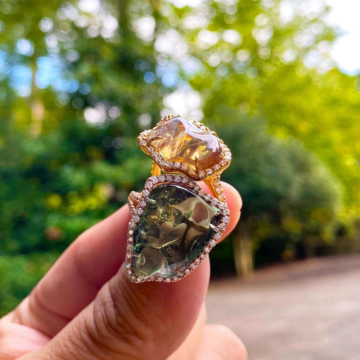 KMD_Jewelry's tweet photo. Link Up 🔗 #OneofaKind Tumbled Yellow Sapphire Ring with Pave Diamonds set in 18k Yellow Gold + Tumbled Green Sapphire Ring with Pave Diamonds set in 18k Rose Gold #ilikerocks #SignatureKMD #kimberlymcdonald #nothingsbetterthannature #EthicalLuxury #luxuryfeelsgood #DigDeeperKMD https://t.co/DXDkNV9uDe