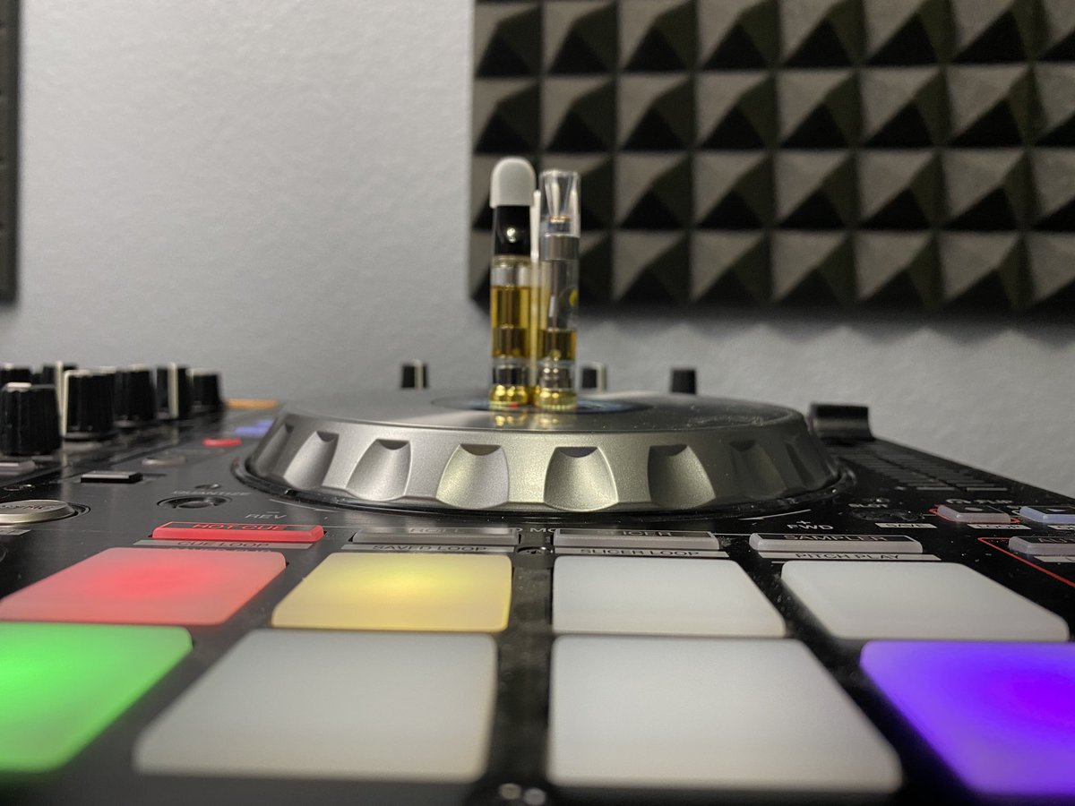 savageserums's tweet photo. It’s Friday, who’s going to get elevated, and something fun this weekend? https://t.co/rrID6YCcDf
