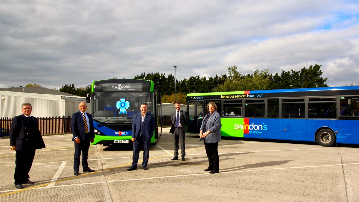 Great afternoon in #Swindon today with <a href="/SwindonsBusCo/">Swindon's Buses</a>  and some very special guests to unveil £1m worth of investment in new #buses for the town 👍
