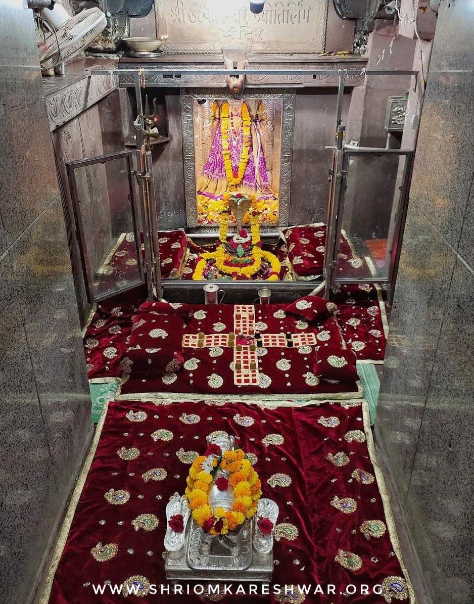🚩जय ओंकार जी🚩
चतुर्थ ज्योतिर्लिंग श्री ओंकारेश्वर में ओंकार जी एवं माता पार्वती के शयन श्रृंगार दर्शन
अधिक अश्विन कृष्ण अमावस्या शुक्रवार स.2077 दिनांक-16/10/20
वेब-https://t.co/cOFsHLW2cw
हेल्प-8989998686(8AM-8PM)
एप-https://t.co/n1vPut4nsp
बुक-7617238888(8AM-7PM)
#omkareshwar https://t.co/FTpKU83FNu