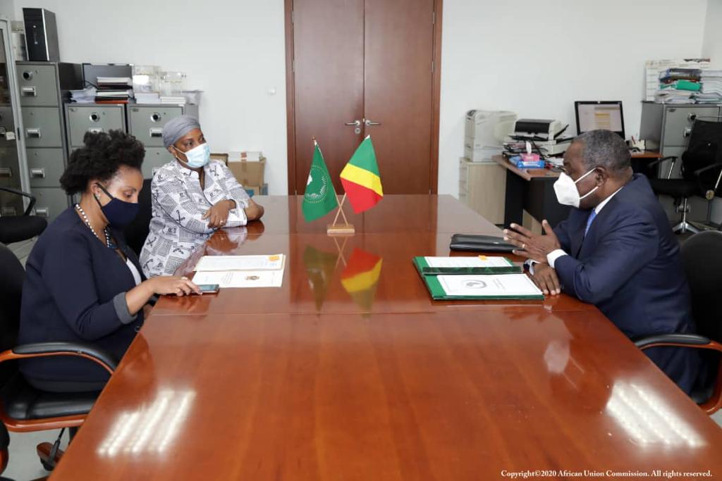 MichelSidibe's tweet photo. Bravo au Congo pour la signature du Traité de création de l’Agence africaine du médicament (AMA). J’encourage tous les pays africains à ratifier rapidement ce Traité. AMA favorisera la production locale et protègera les populations contre les médicaments falsifiés. https://t.co/zVNVdFgccp
