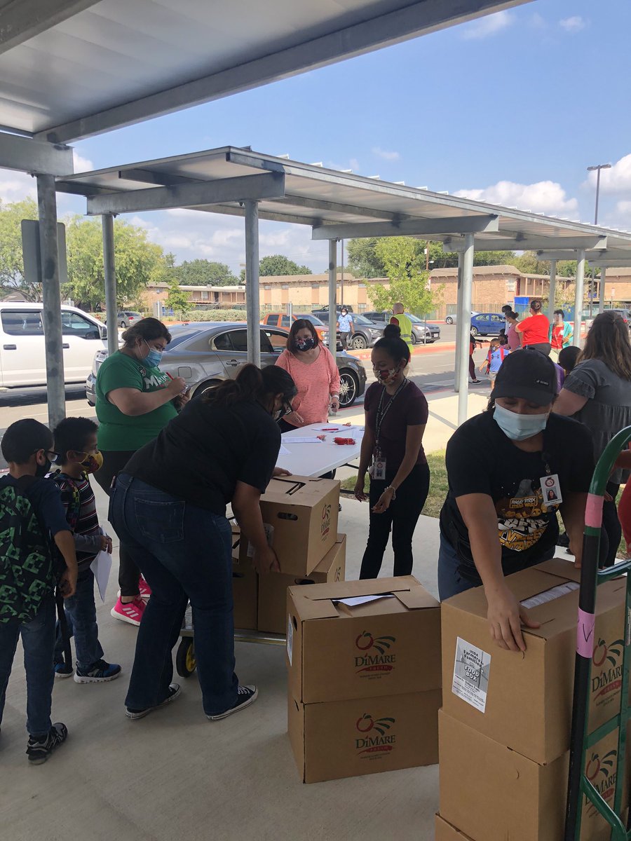Wurzbach1's tweet photo. Thank you SA Food Bank for the donations. We were able to pass out 200 boxes of food to our community!  #pvlionpride #ECProud https://t.co/hknRkQrcsa