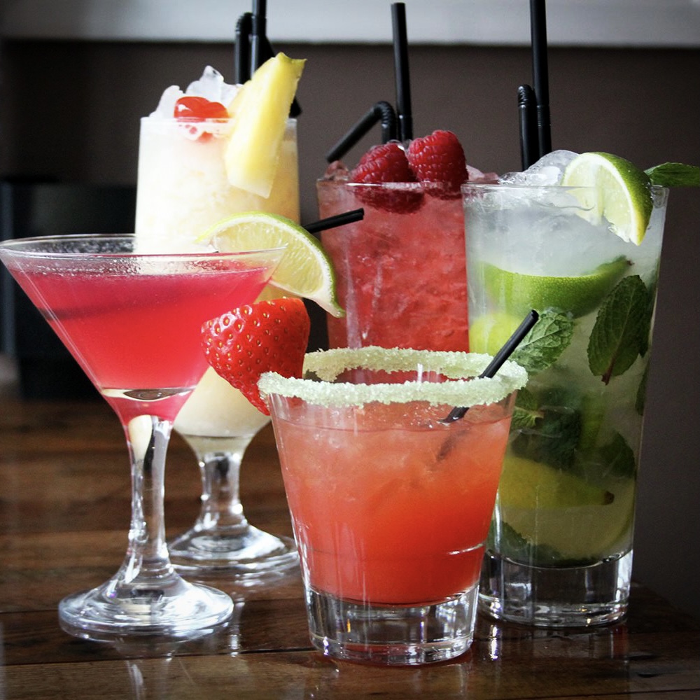 Tonight's the night to grab a cocktail with mates, you know what we're saying!
V Bar is open now until 10pm. Make it a night to remember!  
#cocktails #friends #mates #bookatable #colchester