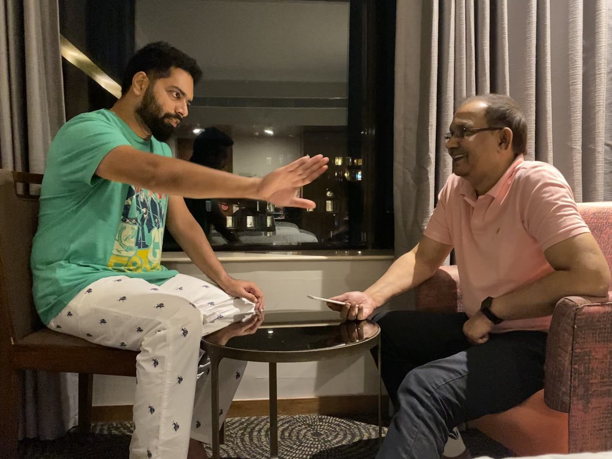 ManiVijeesh's tweet photo. With Raaj 😍 Media personality for 35 Years in Mumbai 🙏 It was a real pleasure to meet someone from Who knows Bollywood so well https://t.co/HkefXkEVcl