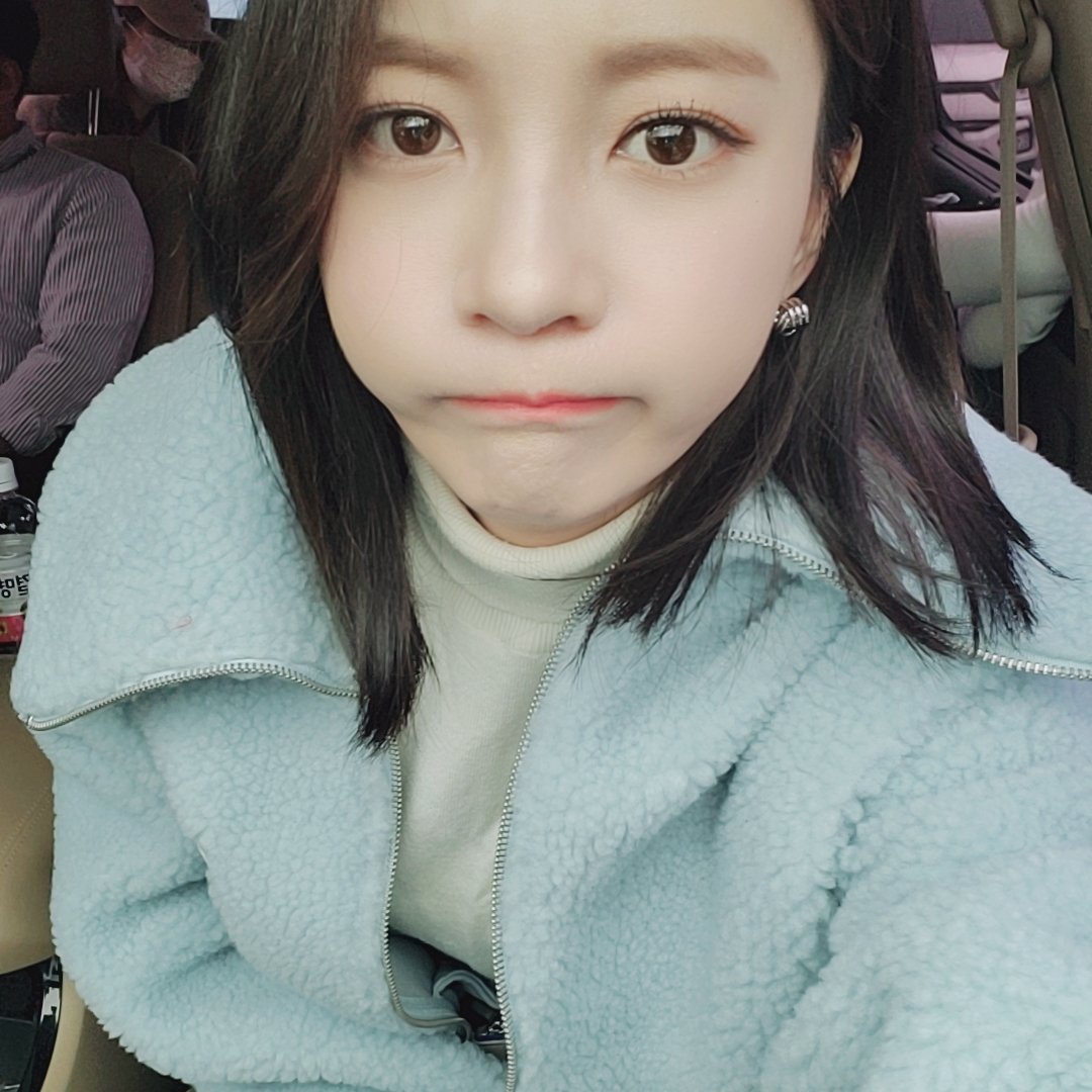 WM_OHMYGIRL tweet picture