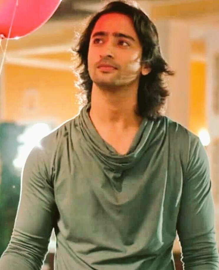 Stylish AbirThe cowl neck lookAbir Rajvansh follows his own style statement and aces every bit of itThe cowl neck tshirt matches a lot with his breezy hairs This look is definitely one of the most Abirilious ones n he looks stunning as always #EvergreenShaheerAsAbir