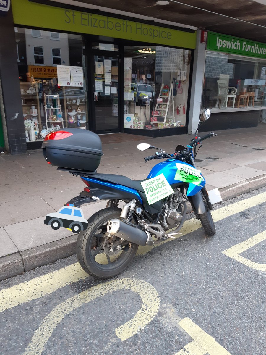 NSRAPT's tweet photo. The rider of this bike was seen to contravene a red traffic light in #Ipswich and upon being stopped was found to be a #DisqualDriver and has also failed a @DrugWipeGlobal for #cocaine #arrested and bike seized #S165A #PHQRPU #PC1202 https://t.co/2urzBRVNef