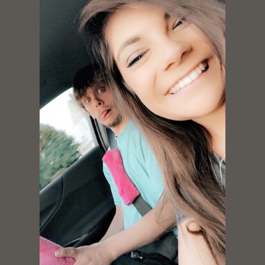 allisonrosee15's tweet image. (Might as well hop on the trend) but how it started vs. how it’s going🥰 so thankful that this guy walked in my life (literally 😂) when i least expected him too, &amp;amp; made me the happiest girl ever since💛