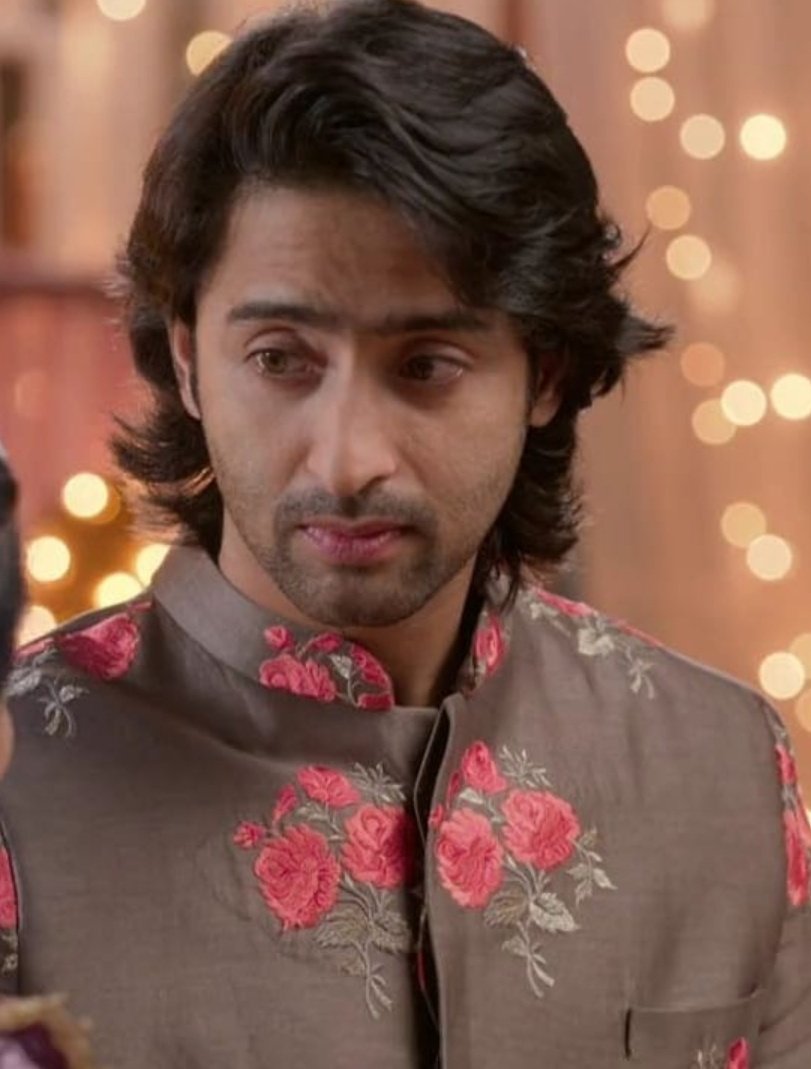 Stylish AbirThe KuKu Mehandi lookAbir is seen sporting sherwanis everytime a ceremony takes place but this time Abir looked refreshing in his floral print sherwani His handsome figure enhanced d beauty of the attire   #EvergreenShaheerAsAbir