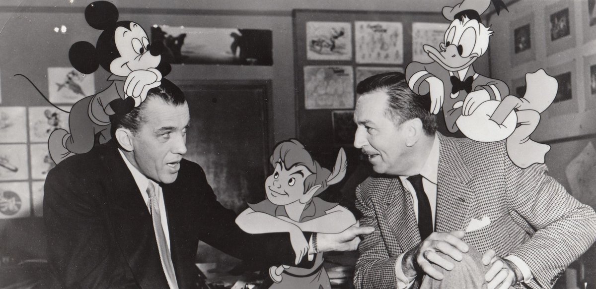 Дисней и старше. Walt Disney (Уолт Дисней). Уолт Дисней 1934. Уолт и Рой Дисней 1923. Walt Disney Company компания Уолта Диснея.