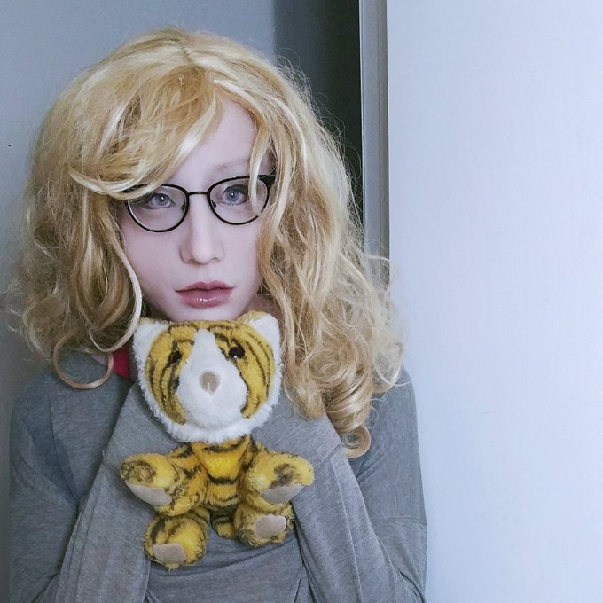 Cuddling with a little friend 🐯OMG cute #femalemask #masking #mask #siliconemask #siliconefemalemask<a href="/tag/femalemask"class="tags">#femalemask</a><a href="/tag/genderfluid"class="tags"><span>#genderfluid</span></a><a href="/tag/mask"class="tags"><span>#mask</span></a><a href="/tag/transgender"class="tags"><span>#transgender</span></a><a href="/tag/dolllife"class="tags"><span>#dolllife</span></a><a href="/tag/crossdresser"class="tags"><span>#crossdresser</span></a>
