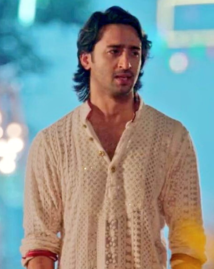 Stylish AbirThe Karvachauth lookThough not married yet then but it was MishBir first Karvachauth n Abir came all d way searching fr Mishti but what caught our eyes was the nicely worked White Kurta n as always Bawse was slaying in white  #EvergreenShaheerAsAbir