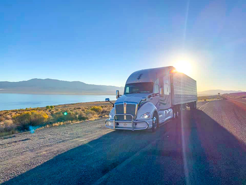 hirschbachsol's tweet photo. Benjamin Smallwood is this week's photo challenge winner!
🎉📸🚛
#drivejct #wearejct #driveforjct #workforjct #trucking #owneroperator #beyourownboss #ownyourowntruck #transportation #driver https://t.co/jHvbWf9gJ8