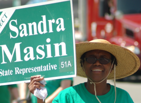 Another Sidewalk Rally this coming Sunday, October 18! This one is at Cliff Road and Blackhawk Road in Eagan from 11am to noon. Meet us with your mask and your DFL candidate's sign at the Park and Ride on the Northwest corner. All are welcome!