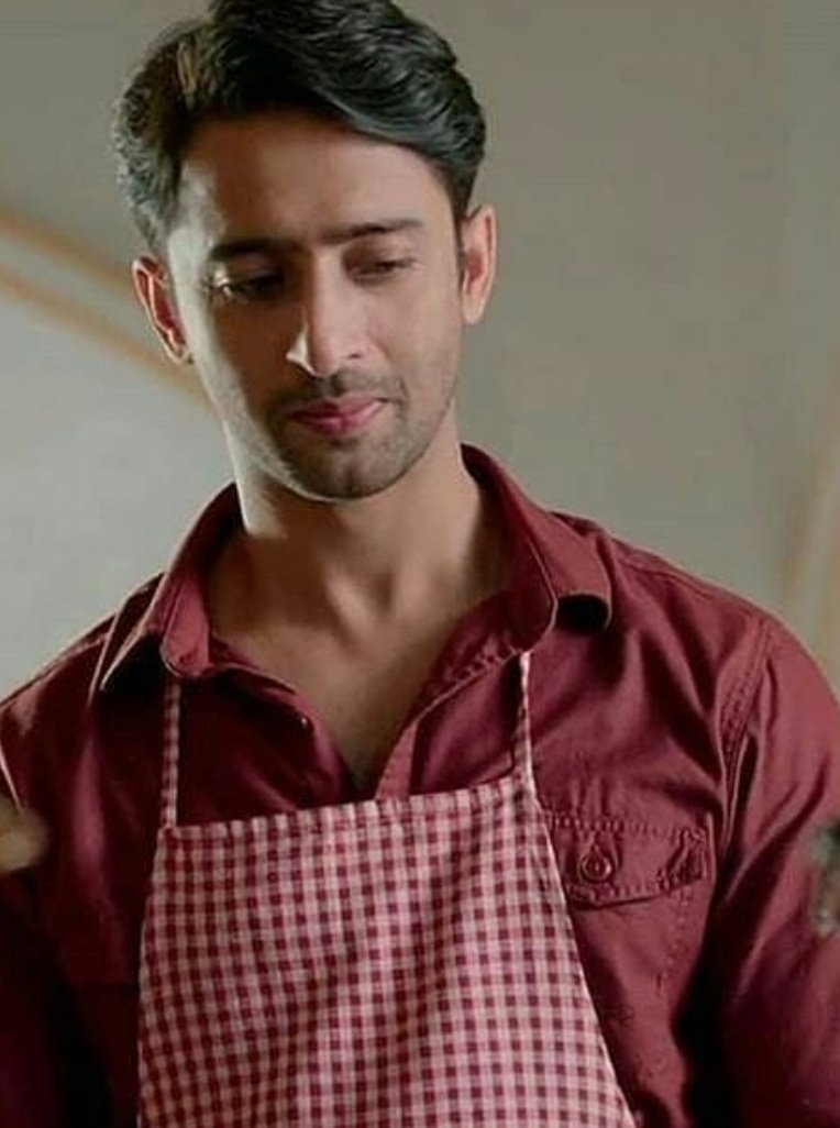 Stylish AbirThe chef lookUff Abir and his looks are a treat He looked cute as ever wid those aprons in the kitchen I am sure d dishes made by him must have been the sweetest as well as hottest #EvergreenShaheerAsAbir