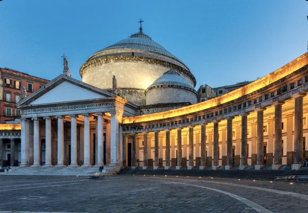 In the #heart of the historical centre of #Naples there is Piazza Plebiscito, majestic, fascinating and rich in #history. Walking in #PiazzadelPlebiscito is a dive into the past that offers you a sense of #peace and #freedom. 

#Napoli #Italia #beautiful #arte #WONDER #History