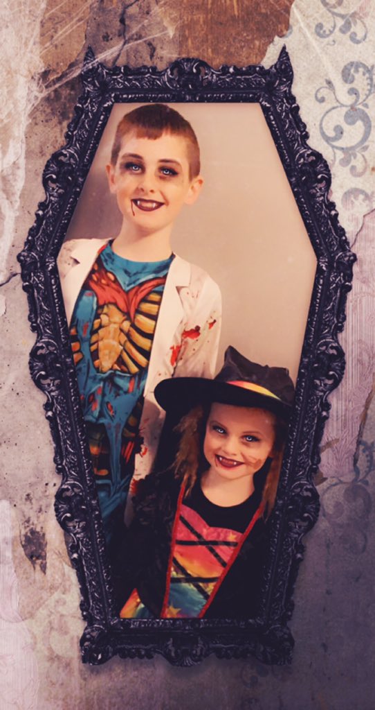 These pair have loved the first term back at school but so rest for a break, happy half term 🎃🎃🎃@macawclass5 <a href="/ClassSandpiper/">Sandpiper F2</a>