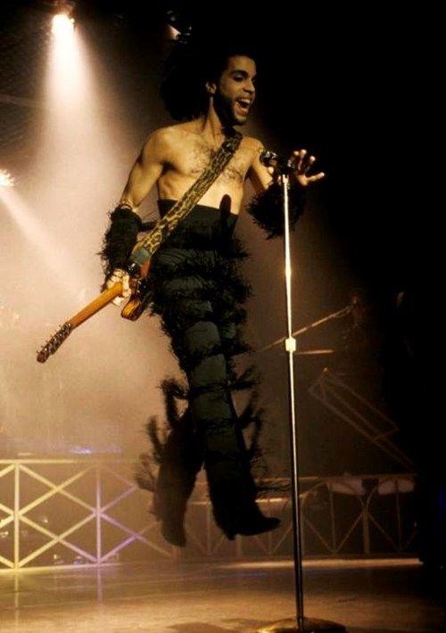 Fringe has popped up in Prince's wardrobe throughout his life, thanks to its unstoppable onstage presence. Later in life Prince collaborated with Canadian designers  @CallandResponse to create a Seventies inspired wardrobe, heavy on Hendrix, embellishment and FRINGE!