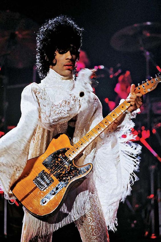 Fringe has popped up in Prince's wardrobe throughout his life, thanks to its unstoppable onstage presence. Later in life Prince collaborated with Canadian designers  @CallandResponse to create a Seventies inspired wardrobe, heavy on Hendrix, embellishment and FRINGE!