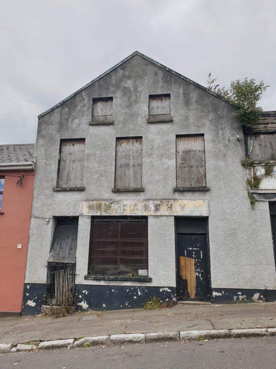 once a Cork city bakery, spoke to one of its neighbours earlier, lying vacant for years ( @googlemaps image bottom RHS 2009)rich in history, so much character seems it sold recently so  it will be lovingly restored & repurposed soonNo.129  #regeneration  #economy  #respect