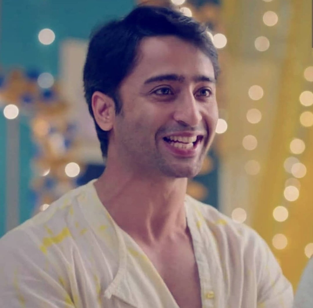 Stylish Abir The Haldi look IIRemember Abirs romantic self in the white n yellow kurta in Mishtis Haldi The light breezy attire looked surreal on him defining his broad chest and strong arms He looked an absolute handsome hunk  #EvergreenShaheerAsAbir