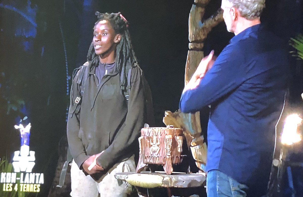 Smy_cmnp's tweet photo. Hadja en partant elle aurait été capable de dire :
"Je vous prends une petite banane pour la route" #KohLanta https://t.co/M00Oh0vQ2u