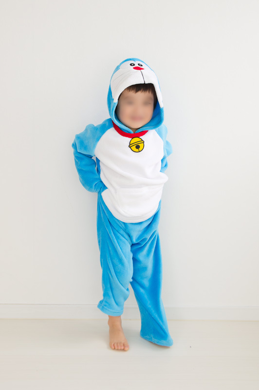 さつき 裁縫とか育児漫画 もうすぐハロウィン なので バースデーで買った 西松屋で見たのと同じ ドラえもんの 着ぐるみパジャマ 1ｻｲｽﾞ レビュー 息子 4歳 身長104 厚手ふわふわ クオリティ高い ポケットの口の真ん中にマジックテープ1か所つけ