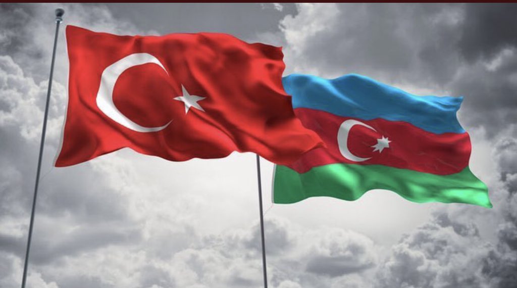 MikailArslan40's tweet photo. Ateşkesi ihlal ederek, sivil yerleşim alanlarına yaptığı saldırılarla savaş ve insanlık suçu işleyen Ermenistan’ı kınıyor, #Gence’de şehit olan Azerbaycanlı kardeşlerimize Allah’tan rahmet, yaralılara acil şifalar diliyorum. 
Can #Azerbaycan’ın yanındayız!
🇹🇷🇦🇿 https://t.co/GQyu4c1eCg